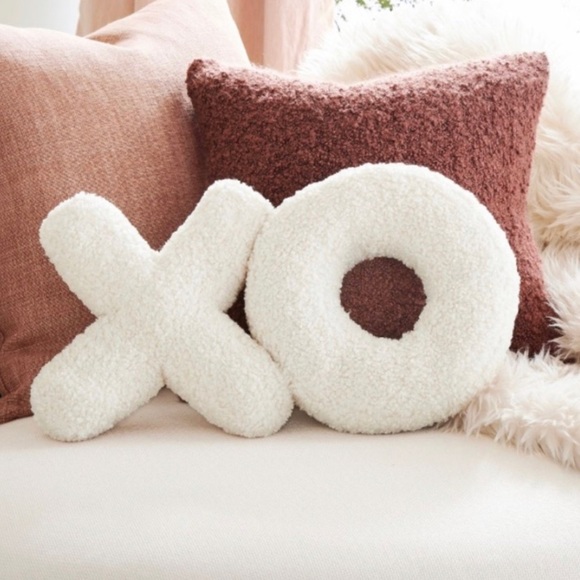 Pottery Barn Bedding Pottery Barn Xo Shaped Cozy Teddy Pillow With